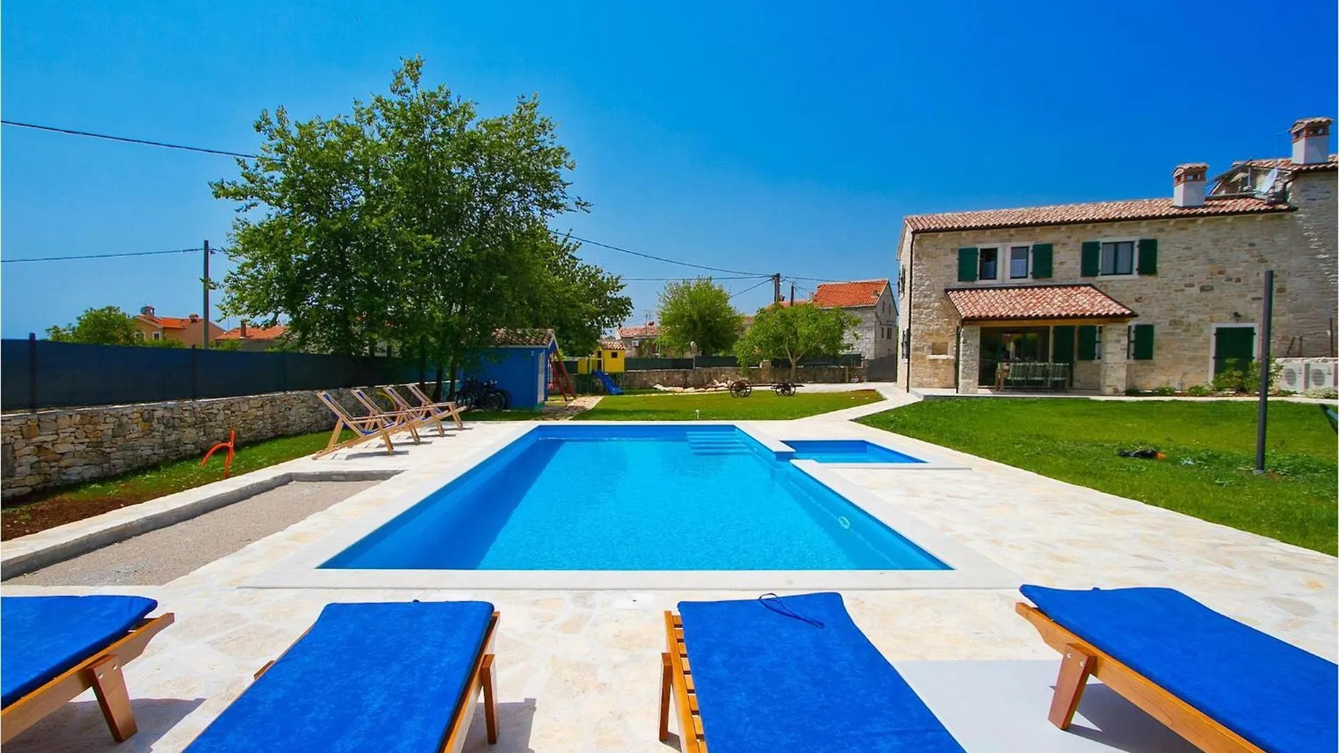 Villa Soricevi Dvori Barat 0*,